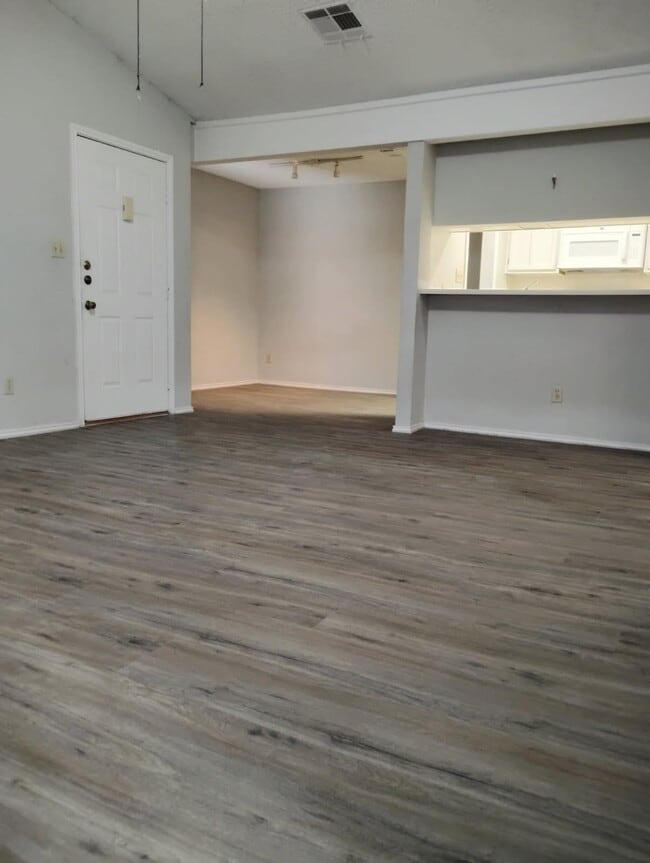 1202 Thorpe Ln, Unit 216 in San Marcos, TX - Foto de edificio - Building Photo