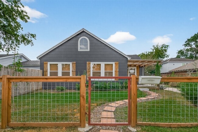 5610 Truett St in Houston, TX - Building Photo - Building Photo