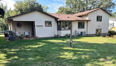 1416 Cameron St in Eau Claire, WI - Building Photo - Building Photo