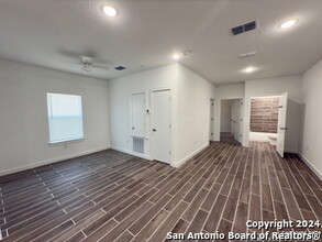 648 Monticello Ct in San Antonio, TX - Building Photo - Building Photo