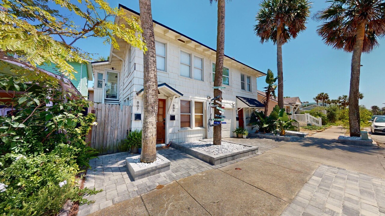 807 2nd St S in Jacksonville Beach, FL - Building Photo