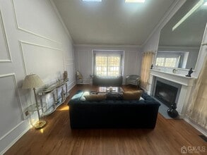 18 E Countryside Dr in Princeton, NJ - Building Photo - Building Photo