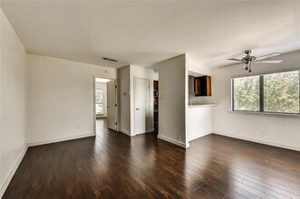 8180 Lemmon Ave in Dallas, TX - Building Photo - Building Photo