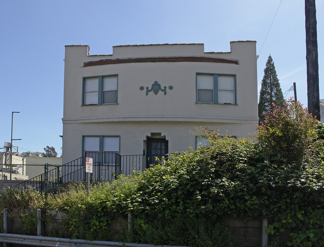 1345 Pomona St in Crockett, CA - Building Photo - Building Photo