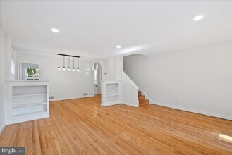 4411 Harrison St NW in Washington, DC - Foto de edificio - Building Photo