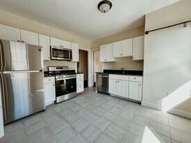 34 Brooksdale Rd, Unit 2 in Boston, MA - Building Photo