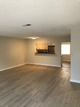 13433 Roselle Ave in Hawthorne, CA - Foto de edificio - Building Photo