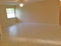 634 SE 21st Pl in Cape Coral, FL - Foto de edificio - Building Photo