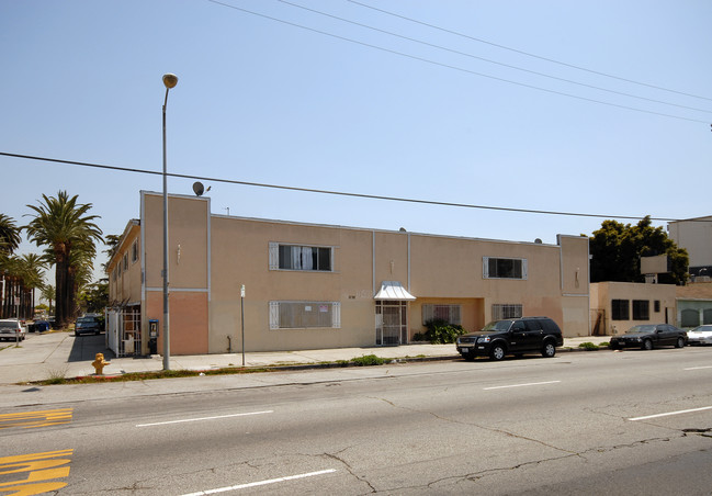 10500 S Vermont Ave in Los Angeles, CA - Building Photo - Building Photo