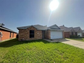 112 Kennedy Dr in Terrell, TX - Building Photo