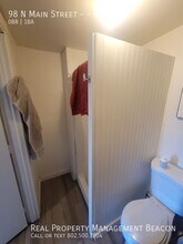 98 N Main St in Hartford, VT - Building Photo - Building Photo