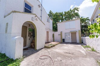 528 SW 21st Ave-Unit -A in Miami, FL - Building Photo - Building Photo