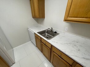 390 Guzzardo Ln in Independence, LA - Foto de edificio - Building Photo