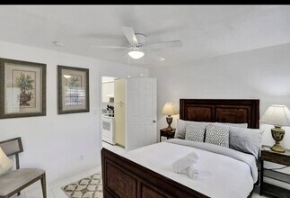 820 NE 16th Ave in Fort Lauderdale, FL - Building Photo - Building Photo