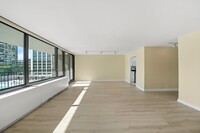 1555 N Sandburg Ter, Unit 401K in Chicago, IL - Building Photo - Building Photo