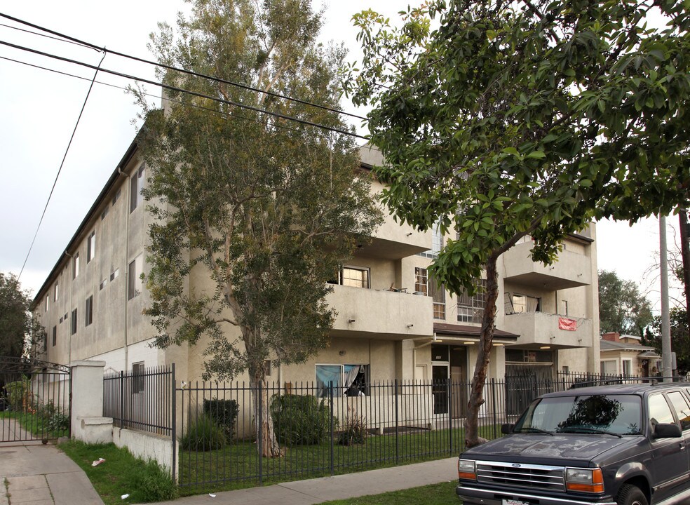 1040 Hoffman Ave in Long Beach, CA - Building Photo