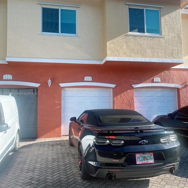 3340 Palomino Dr in Hollywood, FL - Building Photo - Building Photo