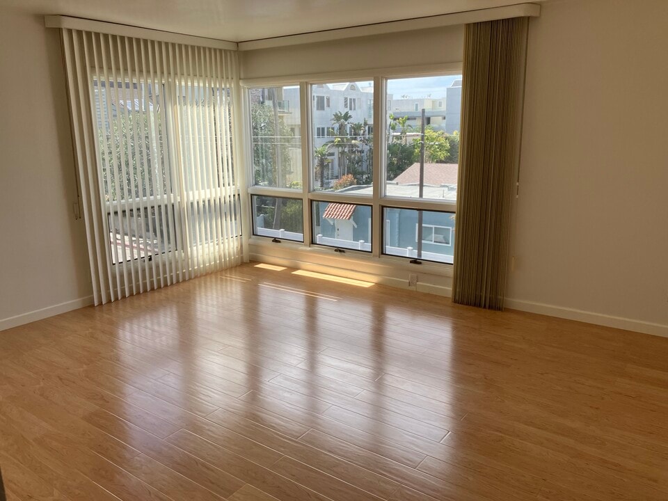 5214 Pacific Ave, Unit 2 in Marina Del Rey, CA - Building Photo