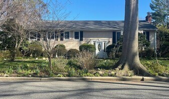 12 Kivy St, Unit 1290-08 in Huntington Station, NY - Building Photo