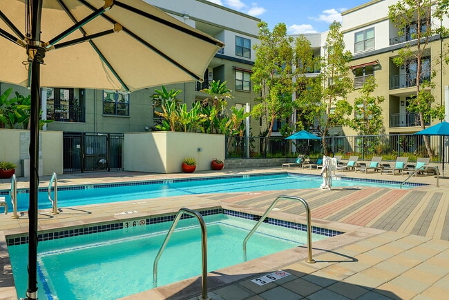 Radius in Redwood City, CA - Building Photo - Building Photo