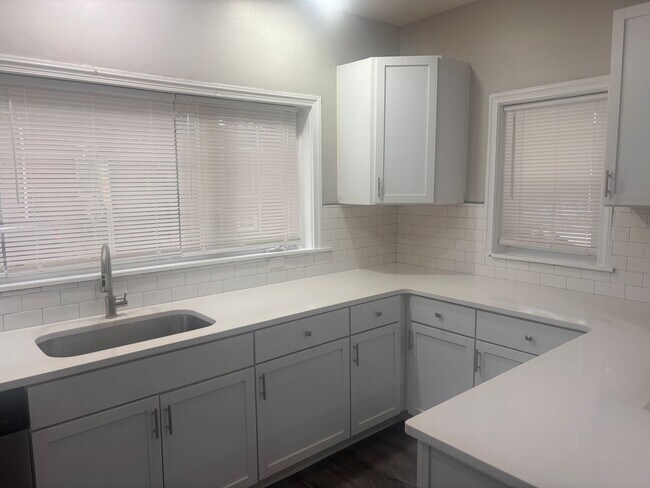 501 E Montgomery Ave in North Wales, PA - Building Photo - Building Photo