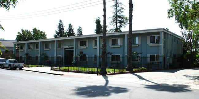 Tara Linda Manor Apartments in Concord, CA - Building Photo - Building Photo