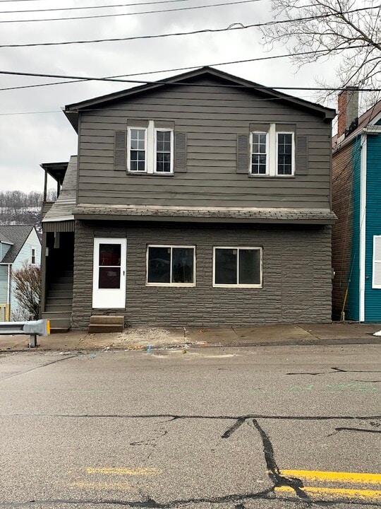 4816 Walnut St, Unit 1 in McKeesport, PA - Building Photo