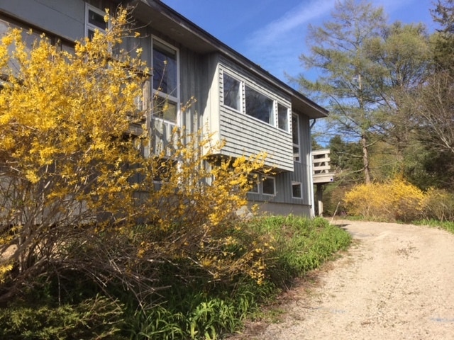 2 Pine Hill Rd in Bourne, MA - Foto de edificio - Building Photo