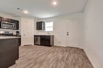 307 Rd 5138 in Cleveland, TX - Building Photo - Building Photo