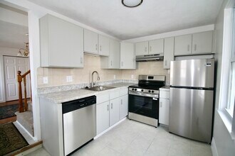 49 Mount Pleasant St in Rockport, MA - Building Photo - Building Photo