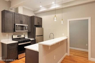 14 W Front St in Red Bank, NJ - Building Photo - Building Photo