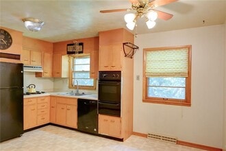858 Haynes Dr in Decatur, IL - Building Photo - Building Photo