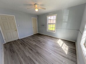 2430 Primrose St in Beaumont, TX - Building Photo - Building Photo