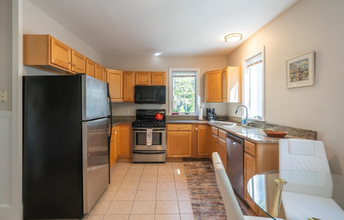 31 Highland St, Unit 31 in Concord, MA - Building Photo - Building Photo