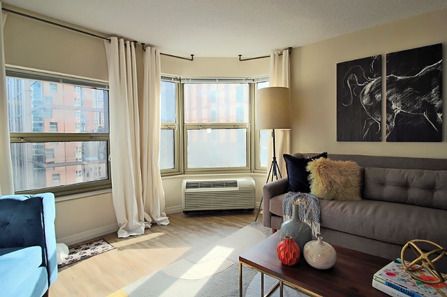 property at 9 W Chestnut St