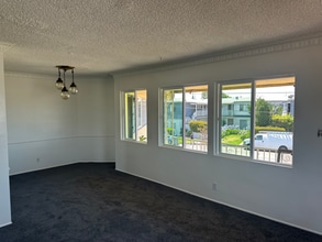 749 Cory Dr, Unit 3 in Inglewood, CA - Building Photo - Building Photo