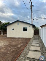1583 Lenrey Ave in El Centro, CA - Building Photo