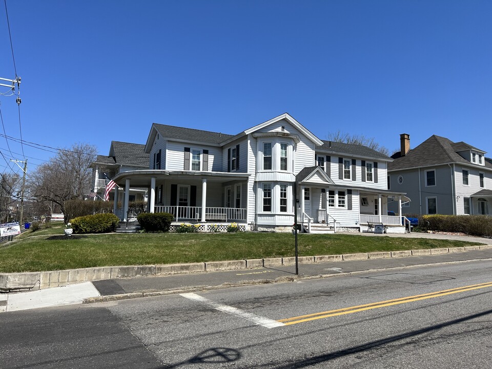 416 Prospect St in Torrington, CT - Building Photo