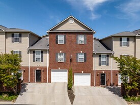 The Villas of Emerald Woods in Knoxville, TN - Building Photo