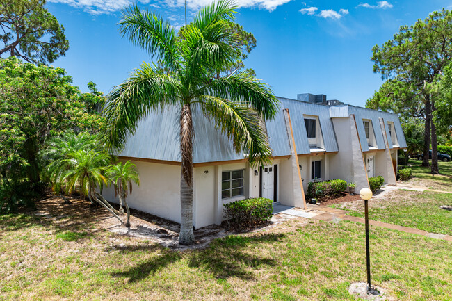 4913 Catalina Dr in Naples, FL - Foto de edificio - Primary Photo