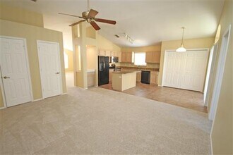 1001 Black Willow Dr in Oviedo, FL - Building Photo - Building Photo