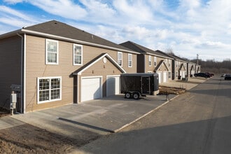 Yellowstone Development in Newburgh, IN - Building Photo - Building Photo