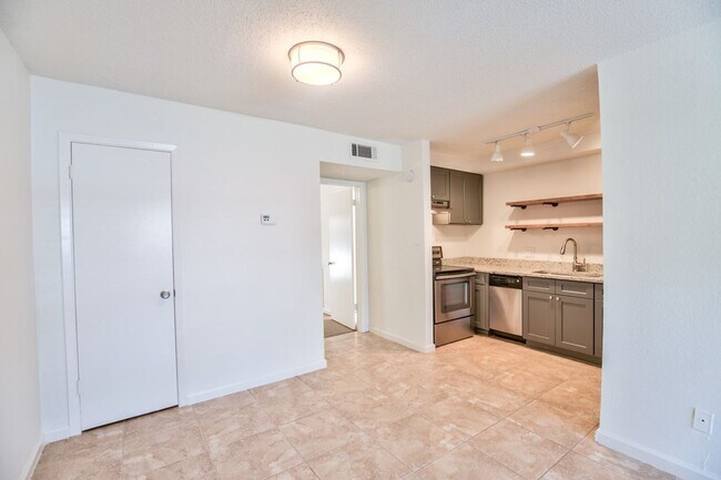 417 N Gadsden St in Tallahassee, FL - Building Photo - Building Photo