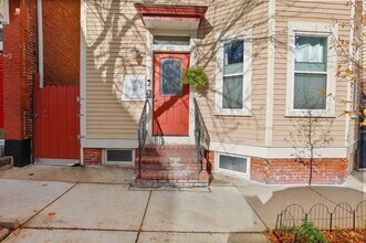 472 E 3rd St, Unit 2 in Boston, MA - Building Photo - Building Photo