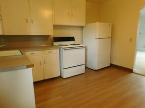 360 Madrona Ave S in Salem, OR - Building Photo - Building Photo