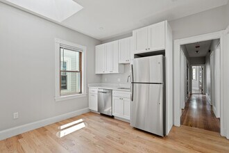 19 Taft St, Unit 1 in Boston, MA - Building Photo - Building Photo