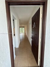 207 Lake Pointe Dr in Oakland Park, FL - Foto de edificio - Building Photo