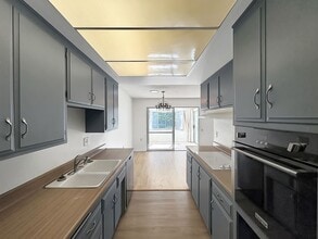 16737 Meandro Dr in San Diego, CA - Building Photo - Building Photo