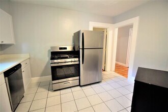 11-11 Undine Rd in Boston, MA - Building Photo - Building Photo