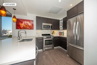 321 W 110th St in New York, NY - Building Photo - Building Photo